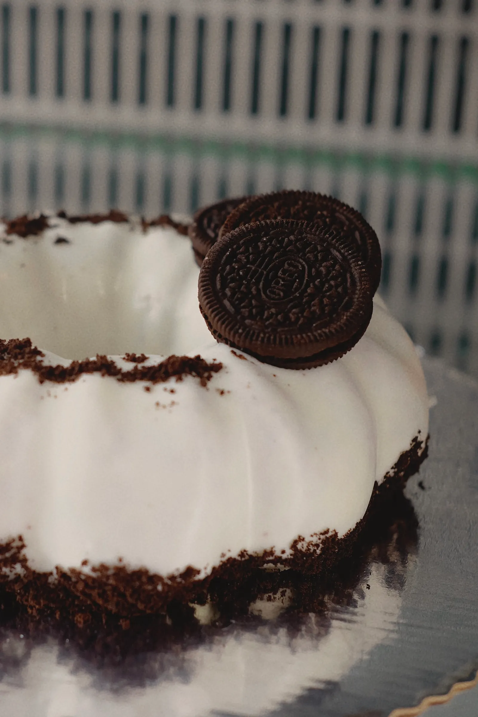 Dezert sačinjen od mekane kore, musa i oreo keksa